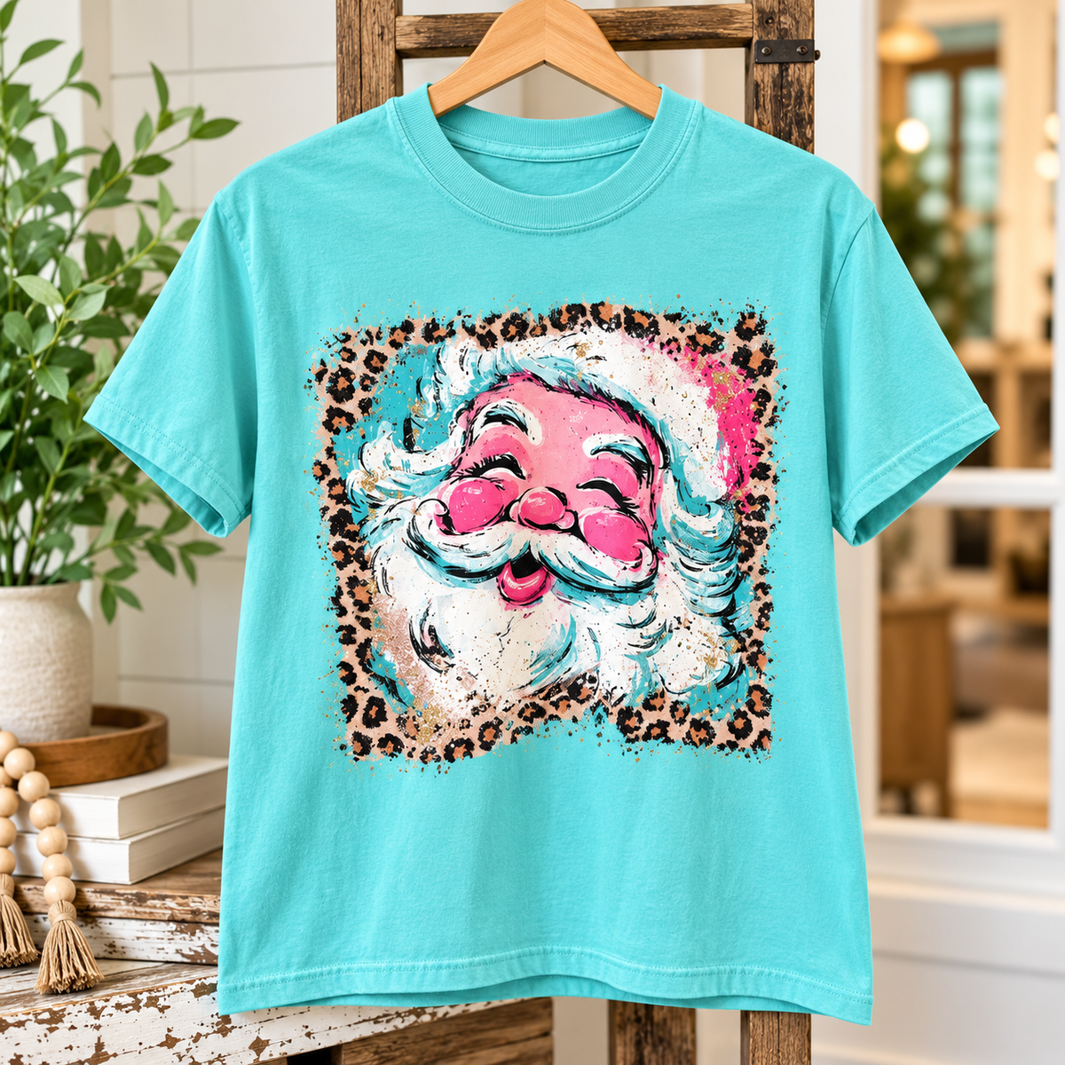 Leopard Santa T-shirt